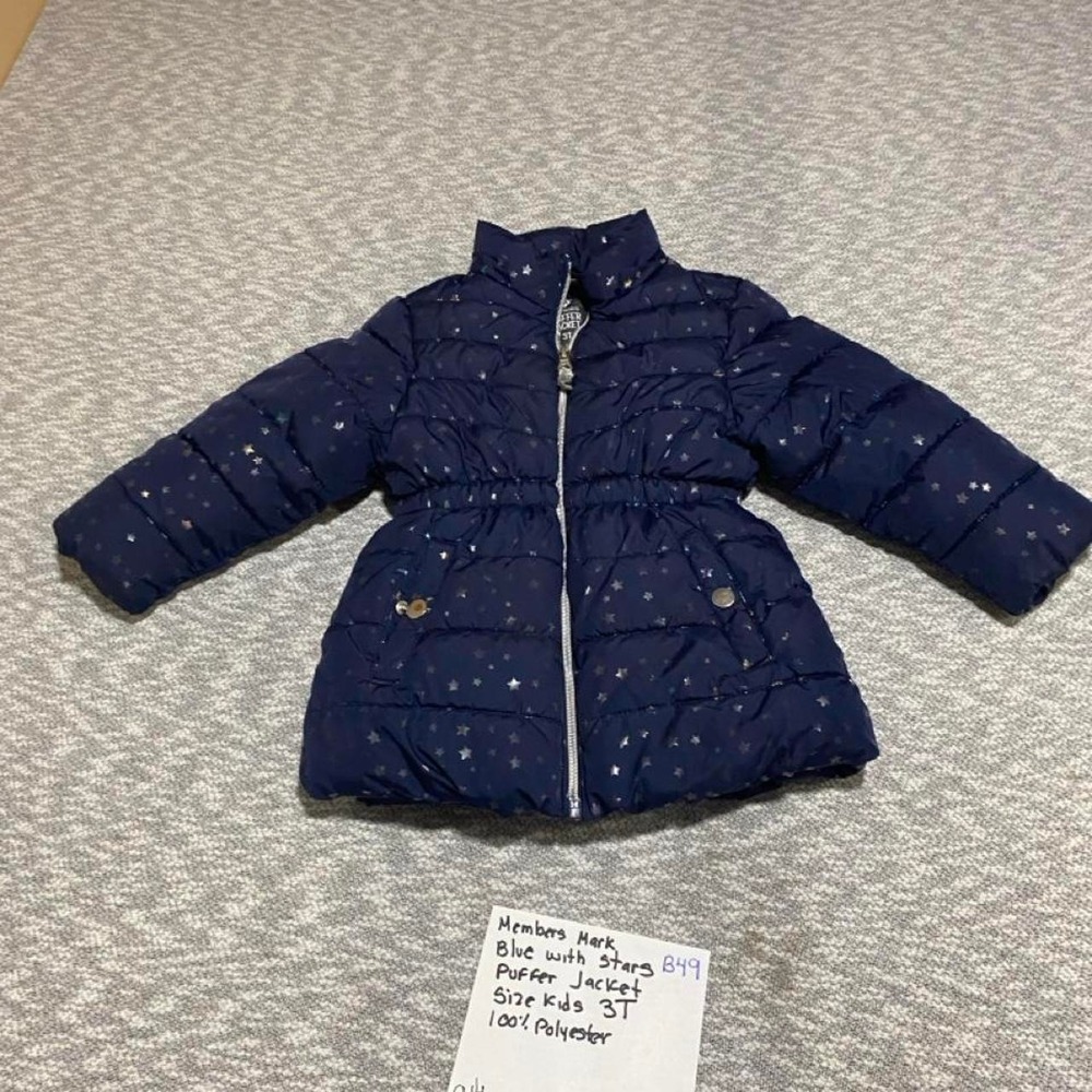 Members Mark blue puffer jacket with white stars, Girl size 3T. SKU-B49
